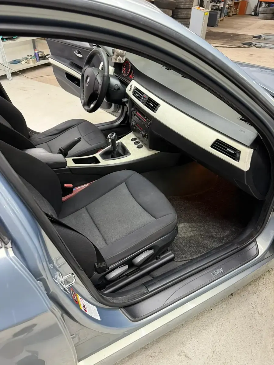 Gebraucht BMW 320 150 PS (110 kW) 2006 Grau Limousine