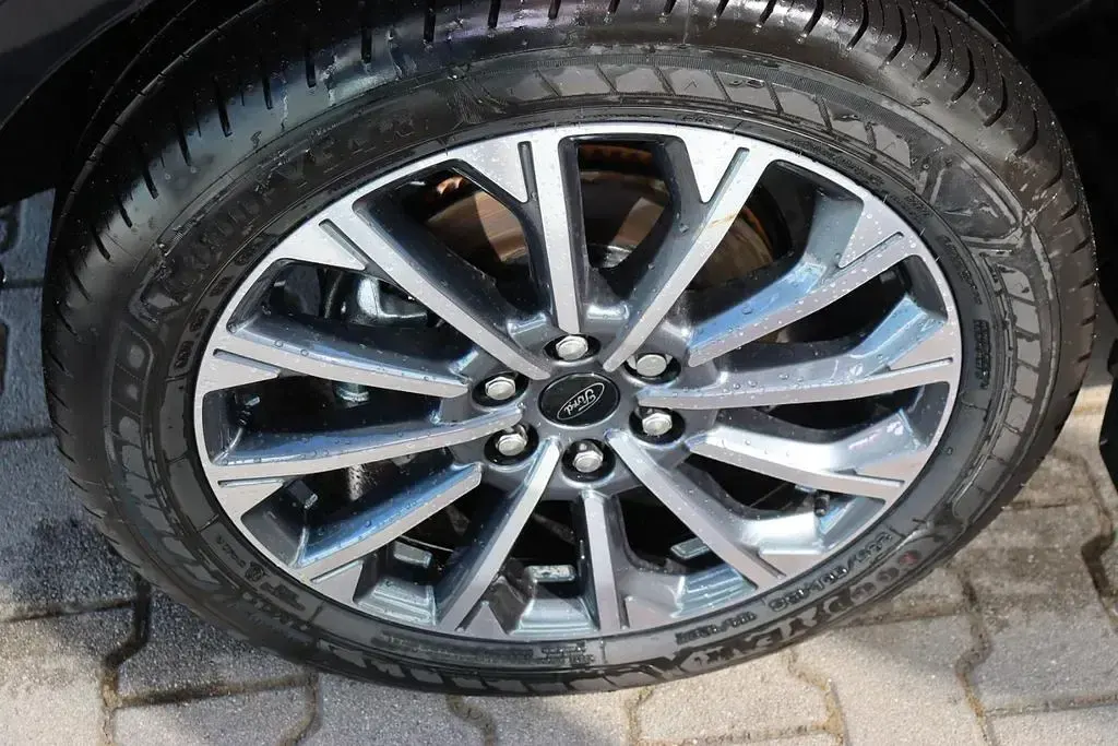Neu Ford Tourneo Titanium X 170 PS (125 kW) 2026 Agate black metallic Van / Kleinbus