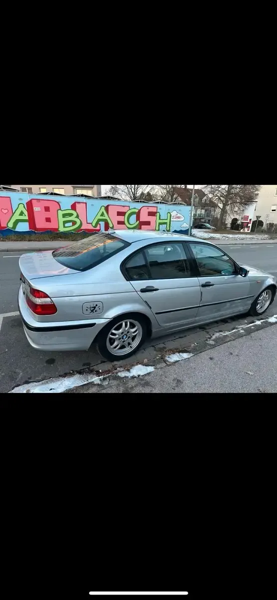 Gebraucht BMW 320 150 PS (110 kW) 2002 Silber Limousine