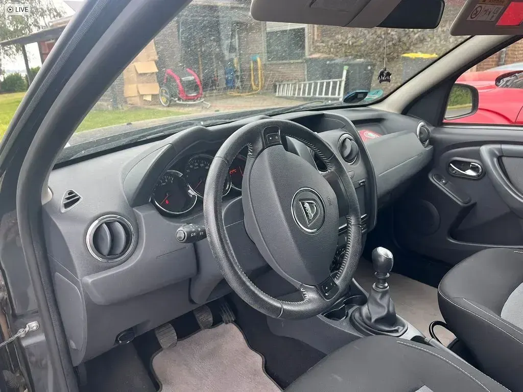 Gebraucht Dacia Duster Prestige 125 PS (91 kW) 2016 Grau SUV