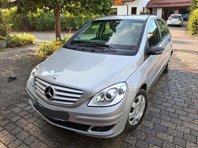 Silber Gebraucht 2008 Mercedes B180 Van / Kleinbus | 2.990 € (Guter Preis) - Bild 1/4