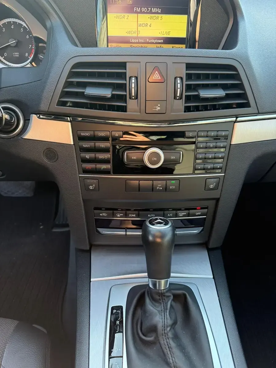 Gebraucht Mercedes E200 184 PS (135 kW) 2012 Silber Coupé