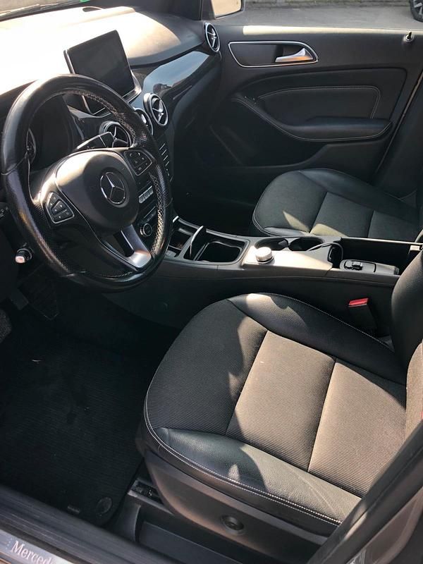 Gebraucht Mercedes B220 177 PS (130 kW) 2015 Grau Kleinwagen