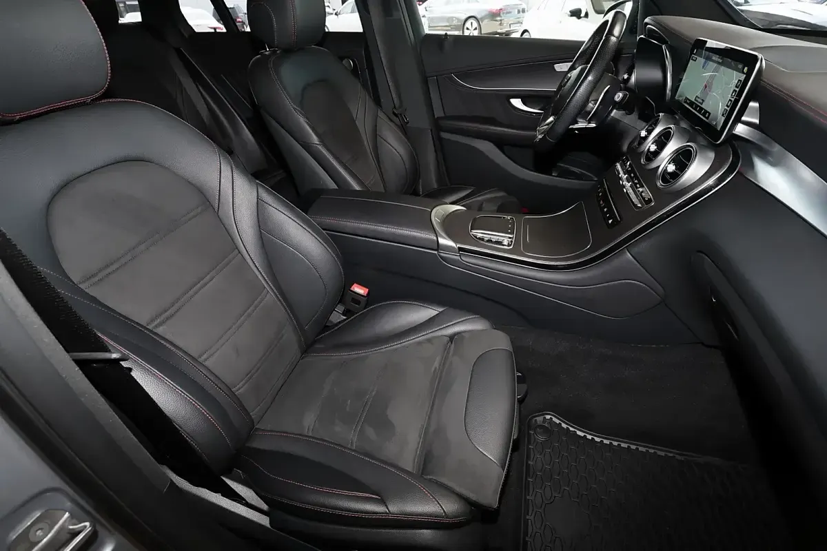Gebraucht Mercedes GLC43 AMG AMG 390 PS (286 kW) 2021 Metalliclack hightechsilber SUV