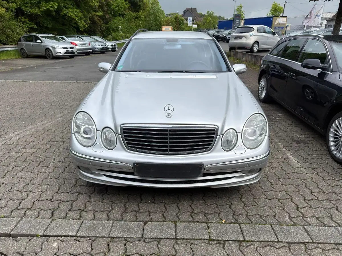 Używany Mercedes E280 Avantgarde 177 KM (130 kW) 2005 Srebrny Kombi