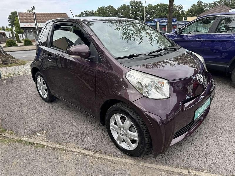 Gebraucht Toyota iQ Basis 68 PS (50 kW) 2009 Deep amethyst Kleinwagen