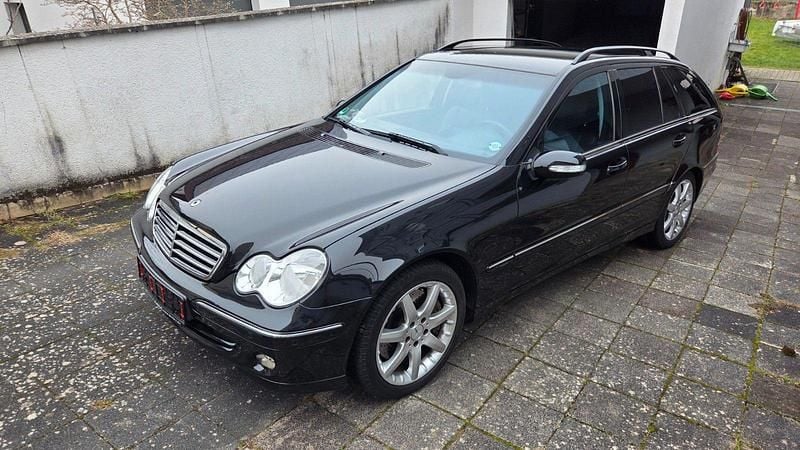 Schwarz Gebraucht 2004 Mercedes C200 Avantgarde Kombi | 6.500 € - Bild 1/4