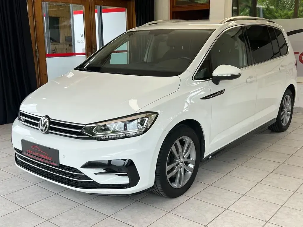 Gebraucht VW Touran Highline 150 PS (110 kW) 2018 Weiß Van / Kleinbus