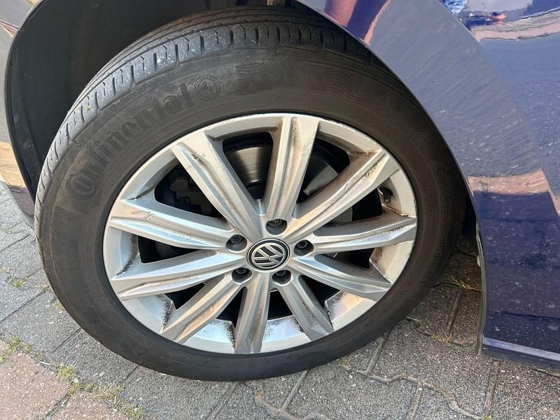 Gebraucht VW Touran Highline 150 PS (110 kW) 2015 Blau Van / Kleinbus