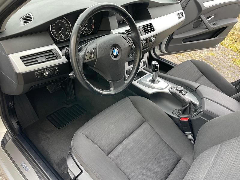 Gebraucht BMW 520 177 PS (130 kW) 2009 Silber Limousine
