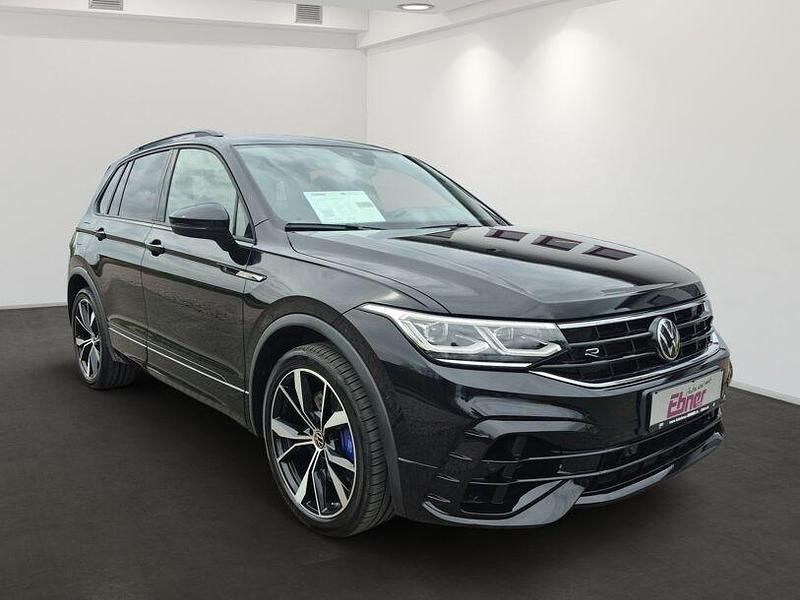 Gebraucht VW Tiguan Style 320 PS (235 kW) 2024 Deep black perleffekt (metallic) SUV