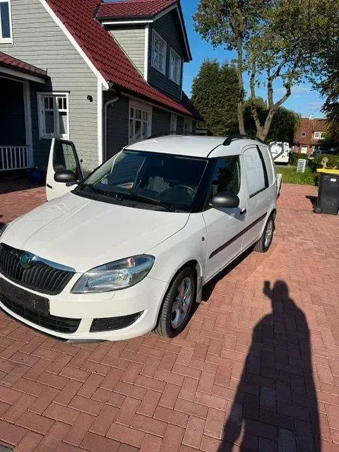 Gebraucht Skoda Roomster 90 PS (66 kW) 2012 Weiß Van / Kleinbus