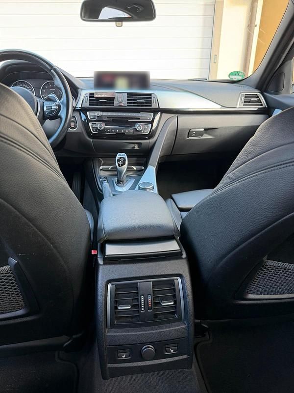 Gebraucht BMW 330 M Sport 252 PS (185 kW) 2018 Silber Limousine