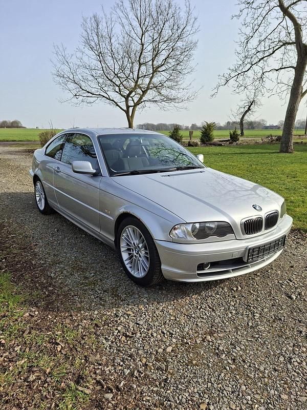 Gebraucht BMW 325 192 PS (141 kW) 2001 Silber Coupé