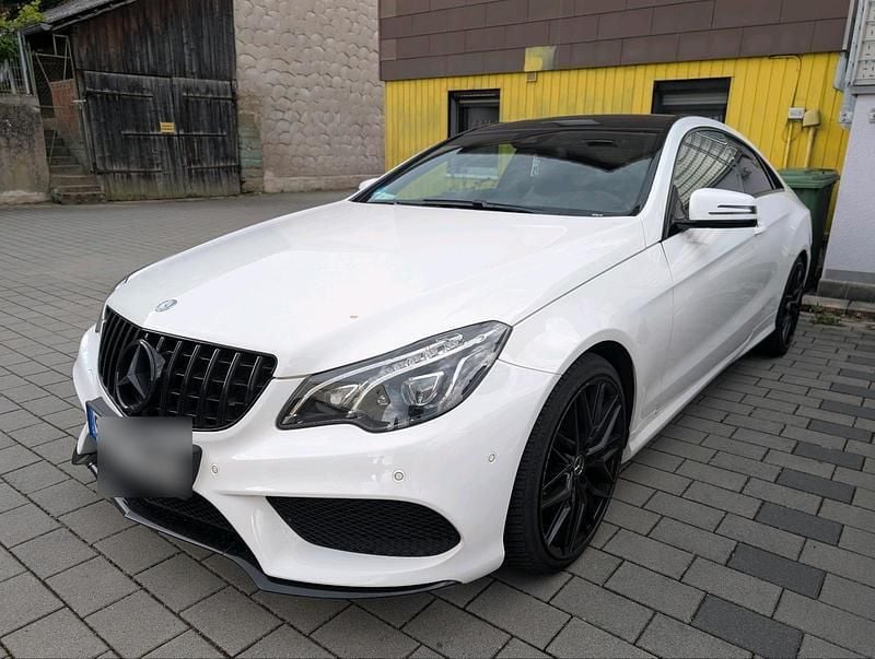 Weiß Gebraucht 2015 Mercedes E250 AMG Coupé | 17.890 € (Fairer Preis) - Bild 1/4