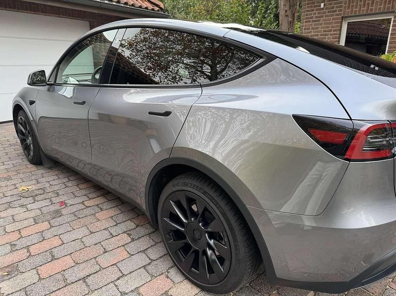Gebraucht Tesla Model Y 378 kW (514 PS) 2023 Grau SUV