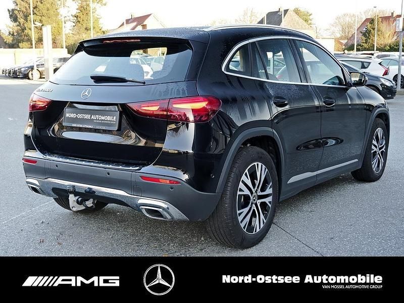Gebraucht Mercedes GLA200 Progressive 150 PS (110 kW) 2025 Metalliclack kosmosschwarz SUV
