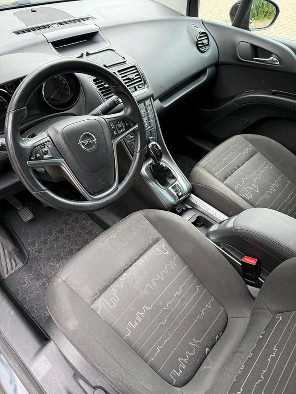 Gebraucht Opel Meriva 103 PS (75 kW) 2011 Schwarz Van / Kleinbus