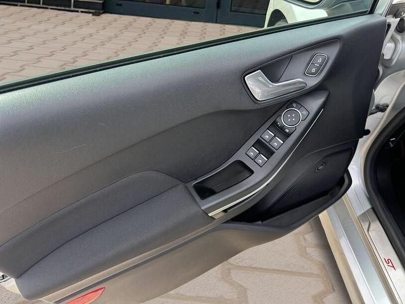 Gebraucht Ford Fiesta ST-Line 95 PS (69 kW) 2021 Silber Kleinwagen