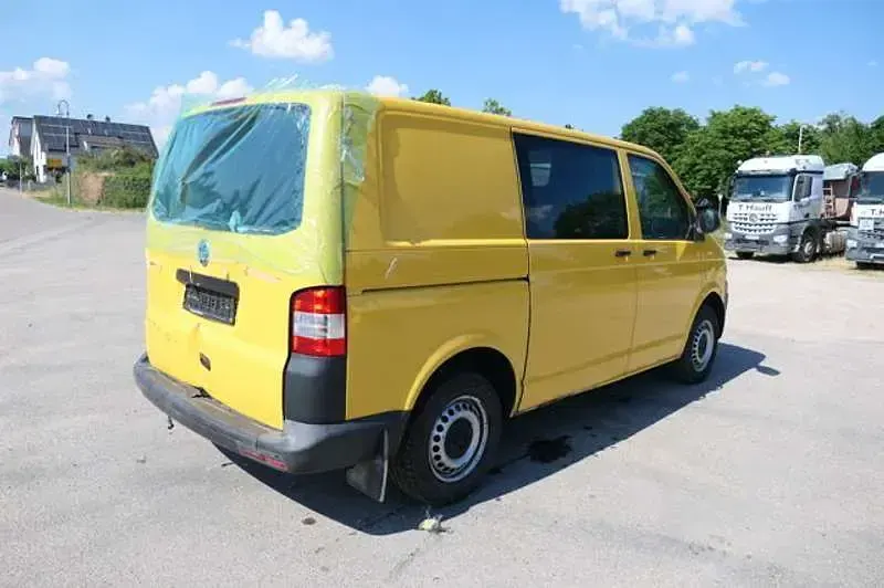 Gebraucht VW T5 84 PS (61 kW) 2014 Ginstergelb r1032 Van