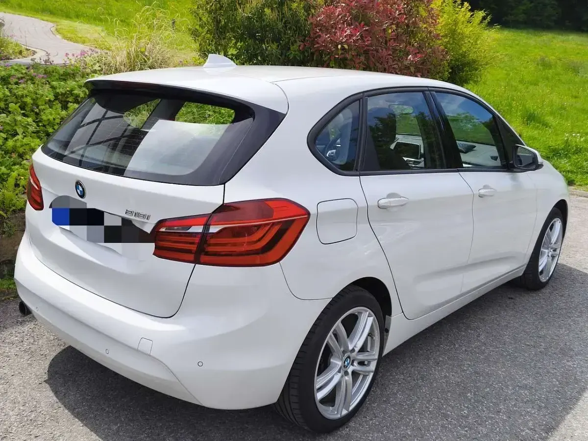 Gebraucht BMW 218 Advantage 136 PS (100 kW) 2018 Weiß Van / Kleinbus