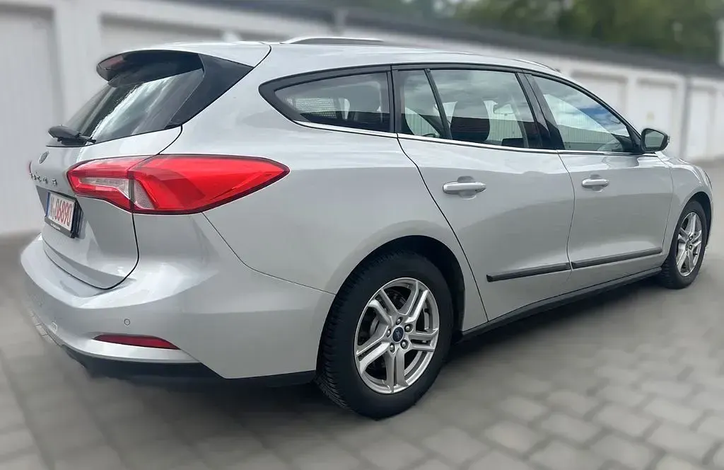 Używany Ford Focus Cool & Connect 120 KM (88 kW) 2020 Szary Kombi