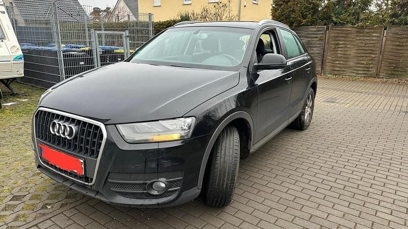 Schwarz Gebraucht 2014 Audi Q3 SUV | 12.000 € (Guter Preis) - Bild 1/4