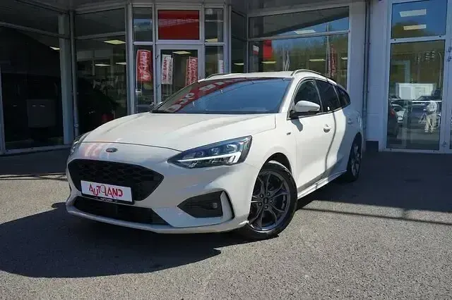 Gebraucht Ford Focus ST-Line 182 PS (133 kW) 2022 Weiß Limousine