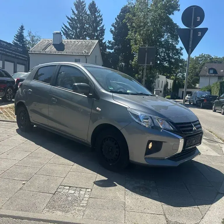 Gebraucht Mitsubishi Space Star Select+ 71 PS (52 kW) 2021 Grau Kleinwagen