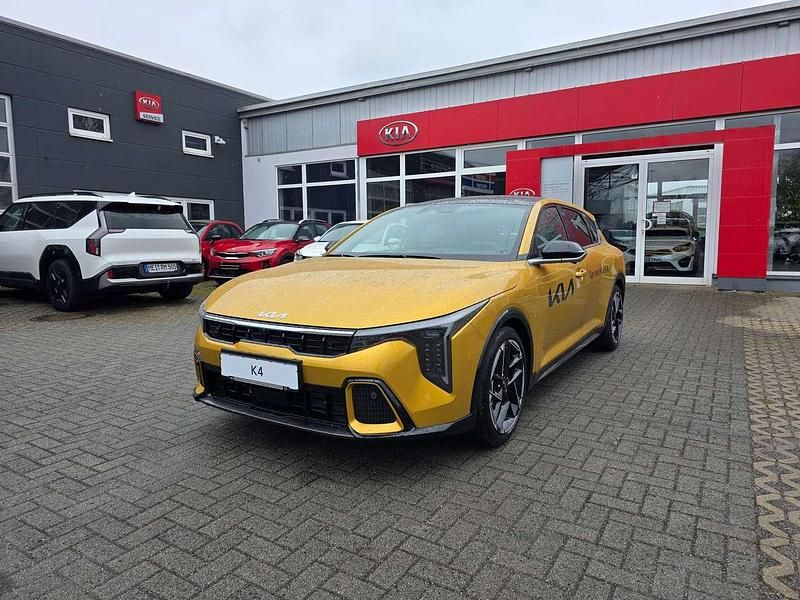 Neu Kia K4 GT-Line 179 PS (131 kW) 2026 Sparkling yellow metallic Limousine