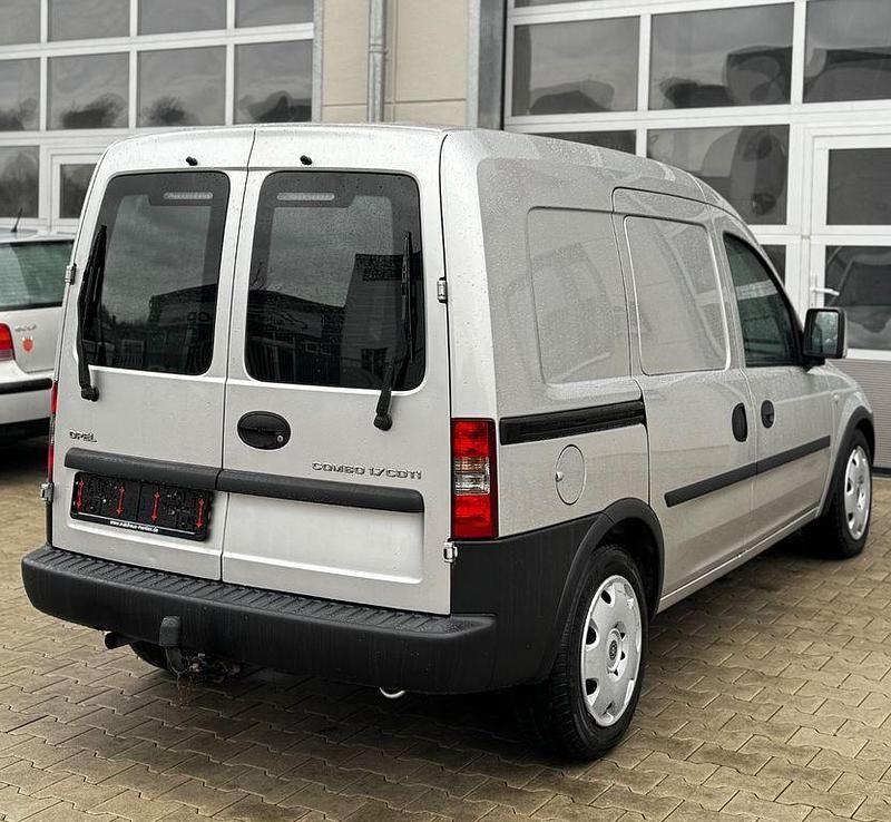 Gebraucht Opel Combo Business 101 PS (74 kW) 2011 Van / Kleinbus