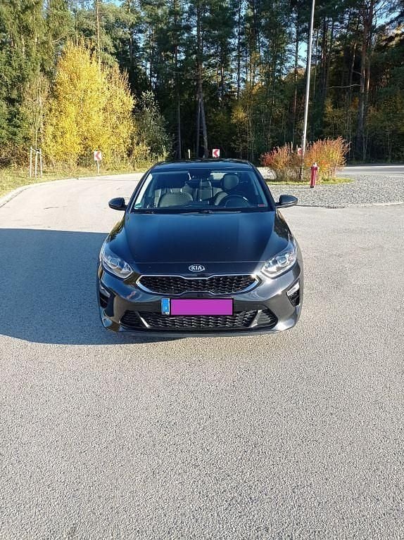 Schwarz Gebraucht 2019 Kia Ceed Vision Limousine | 11.800 € (Superpreis) - Bild 1/4