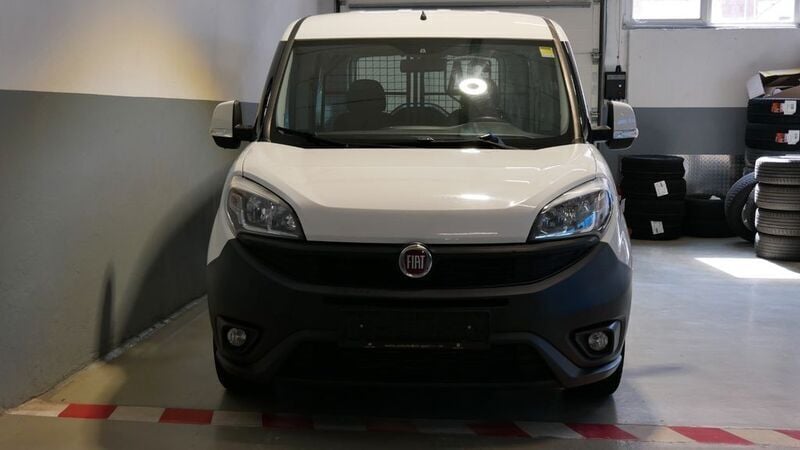 Colore esterno (weiß) Gebraucht 2015 Fiat Doblò Van / Kleinbus | 6.490 € (Fairer Preis) - Bild 1/4
