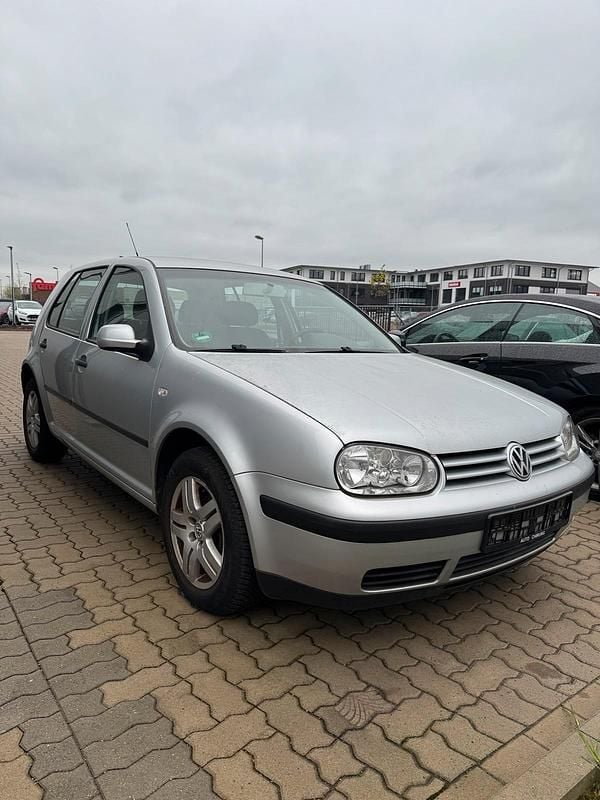 Usata VW Golf IV 75 CV (55 kW) 2002 Argento Utilitaria