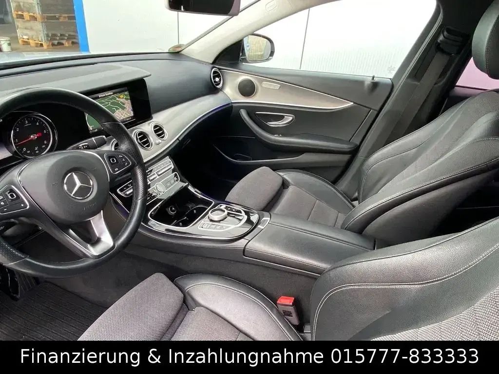 Używany Mercedes E220 194 KM (142 kW) 2017 Srebrny Sedan/Limuzyna