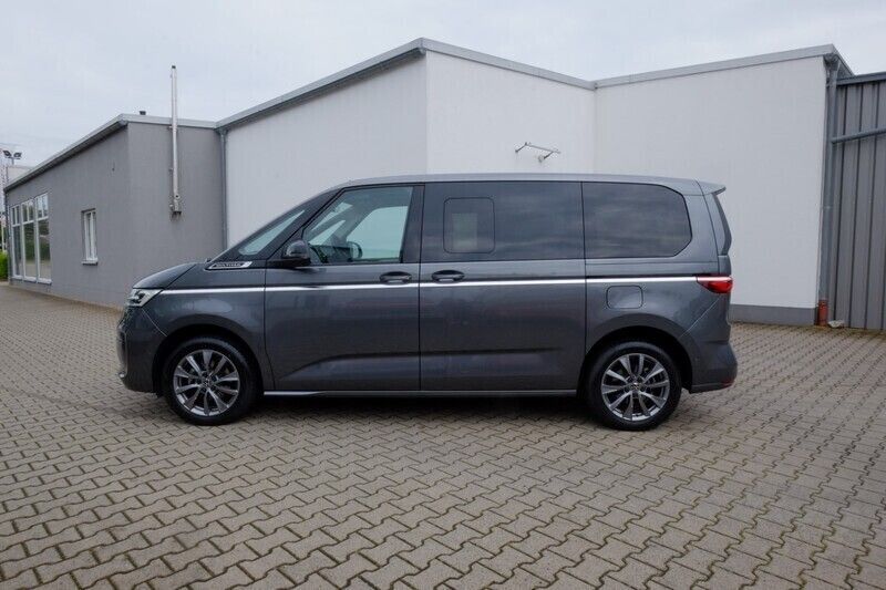 Gebraucht VW T7 Style 150 PS (110 kW) 2023 Grau Van