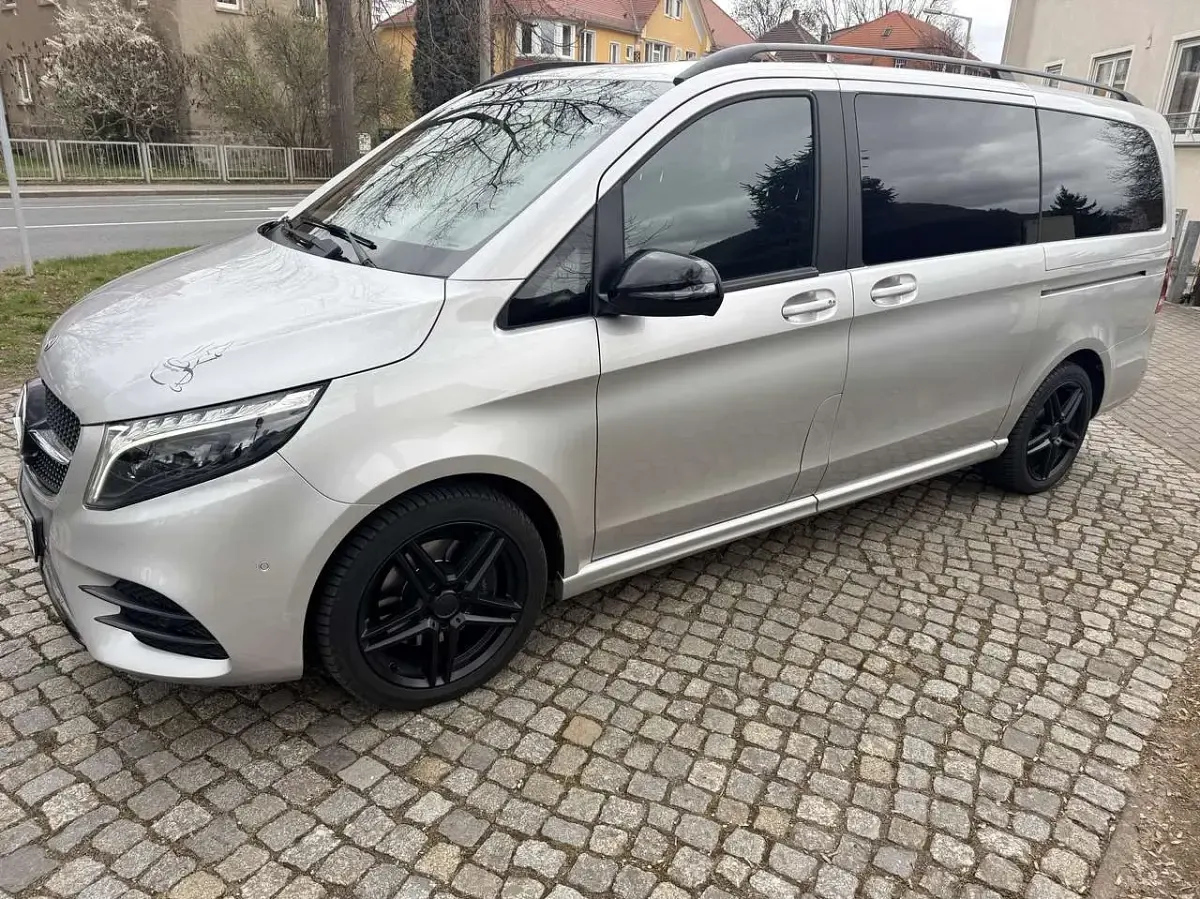 Gebraucht Mercedes V250 AMG 190 PS (139 kW) 2022 Brillantsilber metallic Van / Kleinbus