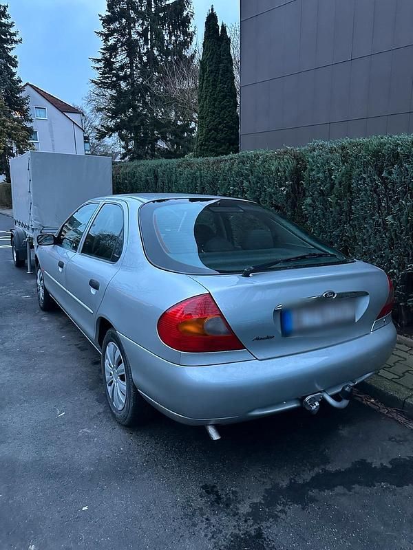 Gebraucht Ford Mondeo 130 PS (95 kW) 1998 Grau Limousine