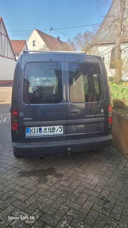 Gebraucht Opel Combo Edition 101 PS (74 kW) 2010 Van / Kleinbus