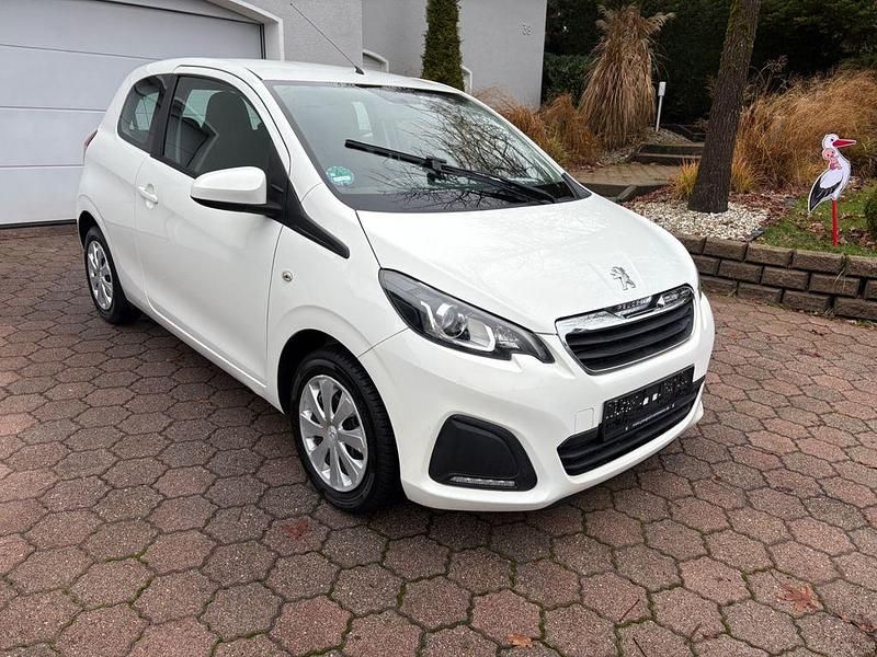 Gebraucht Peugeot 108 Active 69 PS (50 kW) 2015 Weiß Kleinwagen