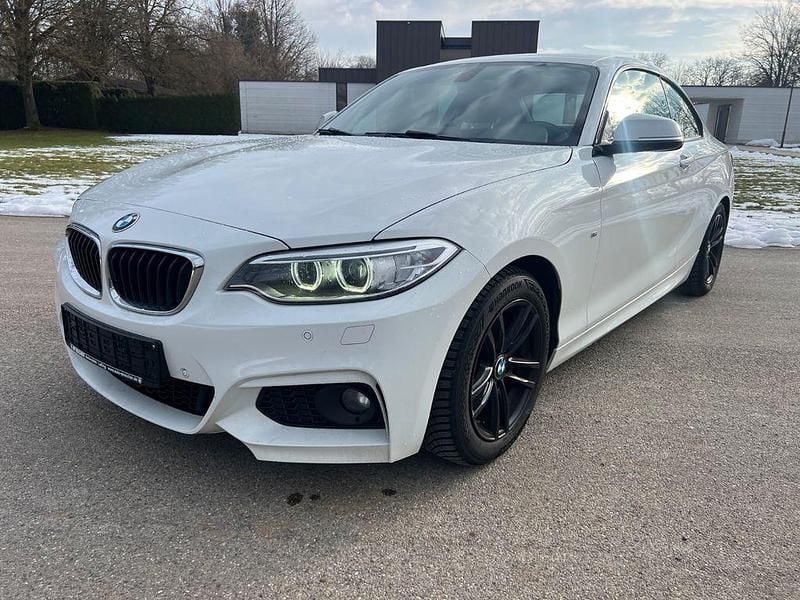 Weiß Gebraucht 2017 BMW 218 M Sport Coupé | 12.999 € (Fairer Preis) - Bild 1/4