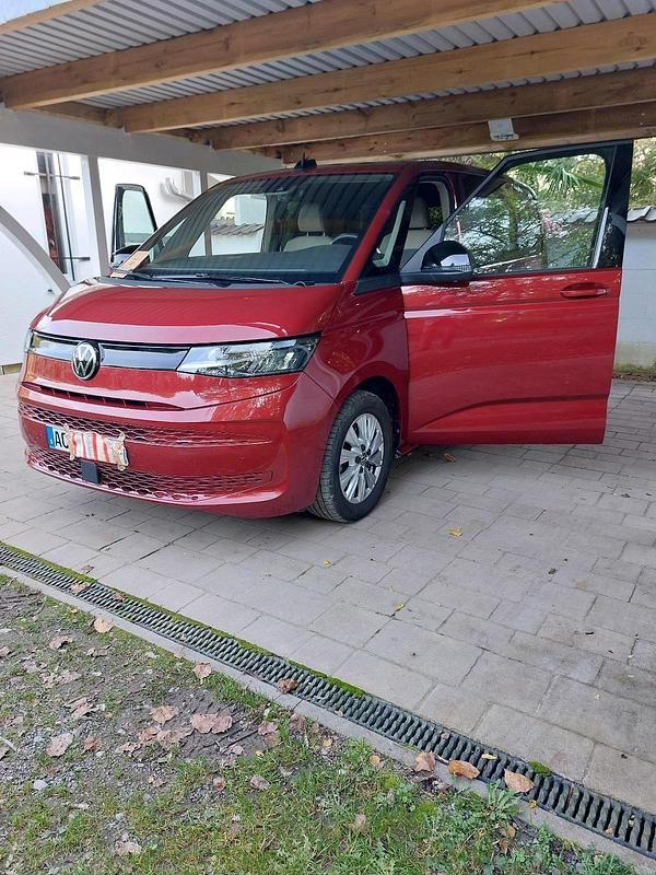 Rot Gebraucht 2024 VW T7 Van | 48.500 € (Superpreis) - Bild 1/4