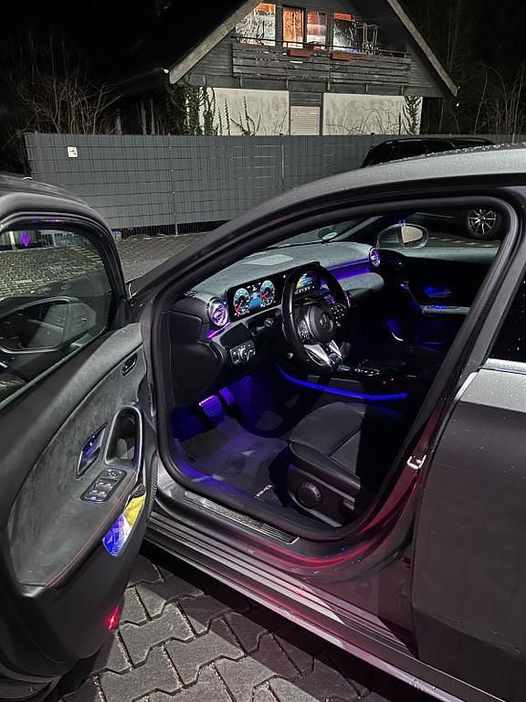 Gebraucht Mercedes A200 AMG 163 PS (119 kW) 2018 Grau Kleinwagen