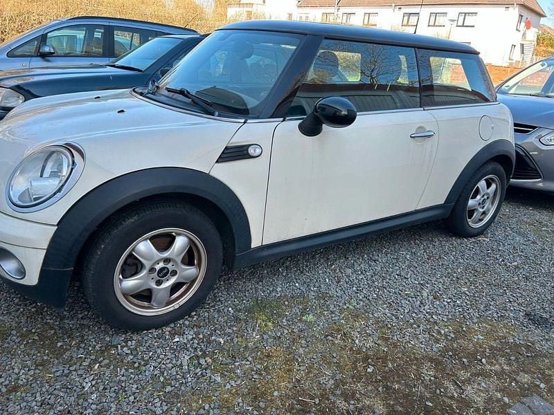 Weiß Gebraucht 2009 Mini Cooper Kleinwagen | 1.099 € - Bild 1/4