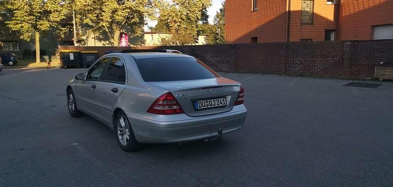 Gebraucht Mercedes 220 156 PS (114 kW) 2004