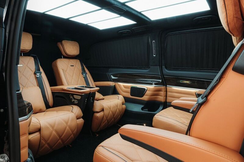 Gebraucht Mercedes V300 237 PS (174 kW) 2024 Schwarz Van / Kleinbus