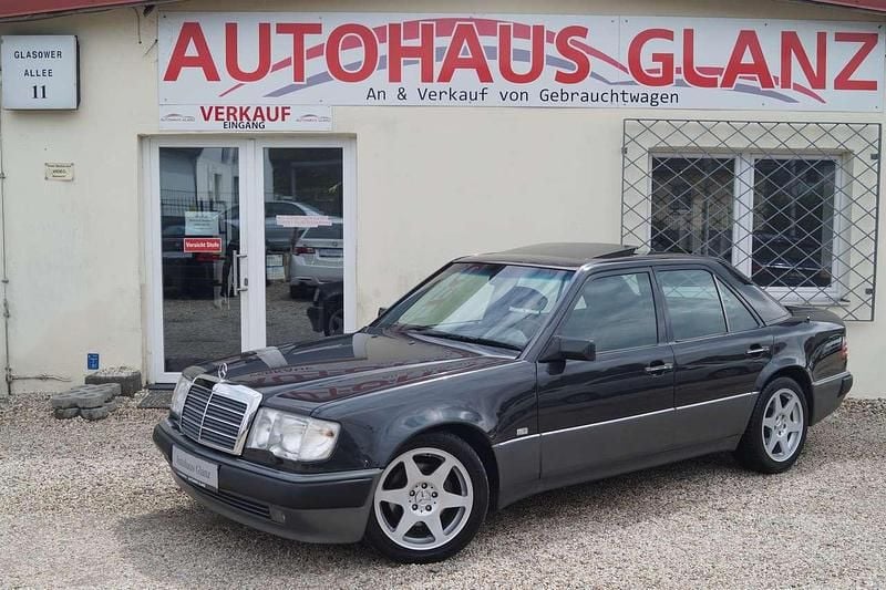 Gebraucht Mercedes E500 326 PS (239 kW) 1993 Schwarz Limousine