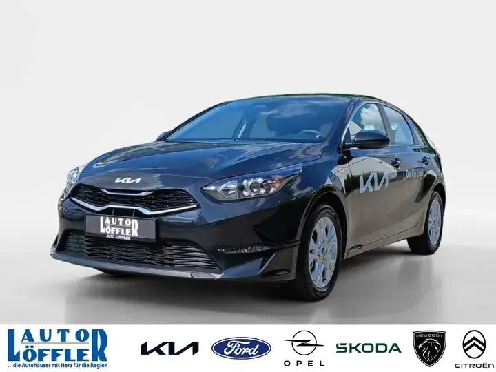Grau Gebraucht 2024 Kia ProCeed GT-Line Kleinwagen | 31.990 € (Etwas zu teuer) - Bild 1/3