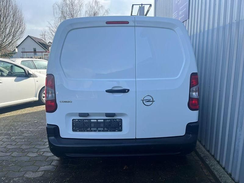 Gebraucht Opel Combo Edition 110 PS (80 kW) 2022 Weiß Van / Kleinbus