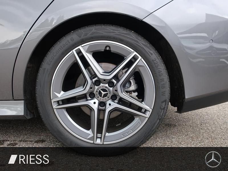 Gebraucht Mercedes CLA220 Premium 190 PS (139 kW) 2024 Grau Limousine